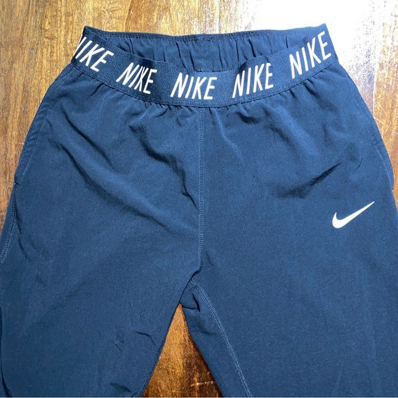 NIKE Sz S Womens Tracksuit Bottoms Black Tapered Loose Fit Mid Rise Track Pants - Picture 8 of 14